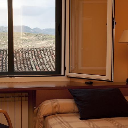 Hotel Villa de Ayerbe Exteriör bild