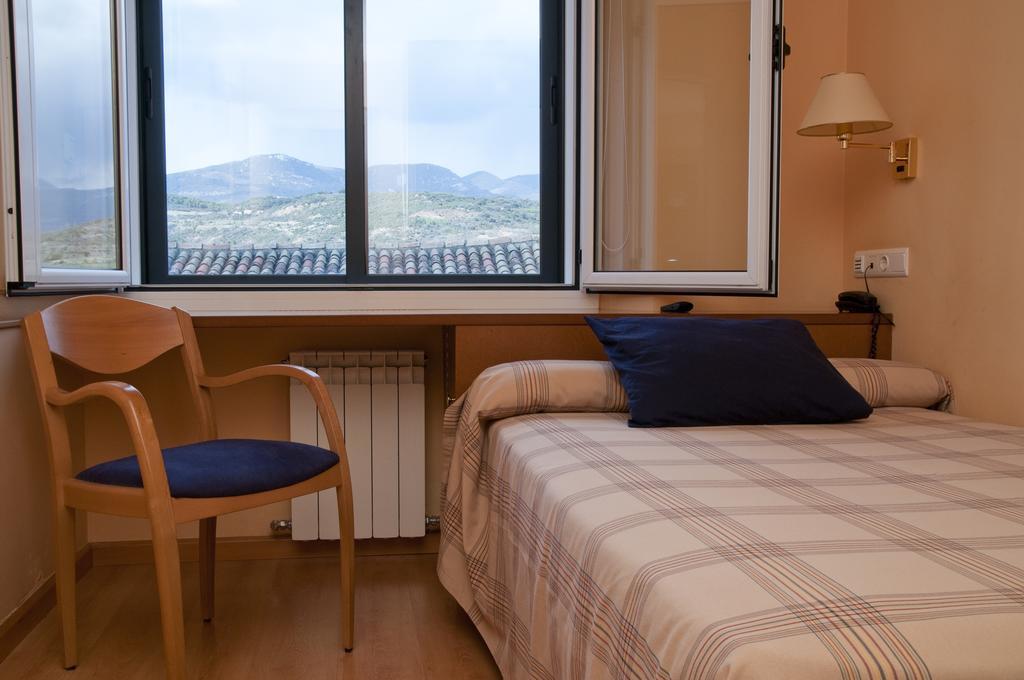 Hotel Villa de Ayerbe Exteriör bild