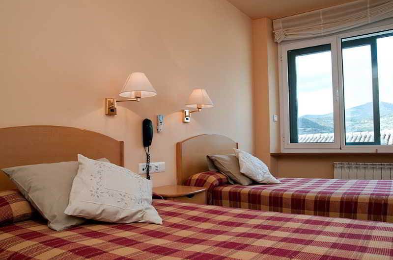 Hotel Villa de Ayerbe Exteriör bild